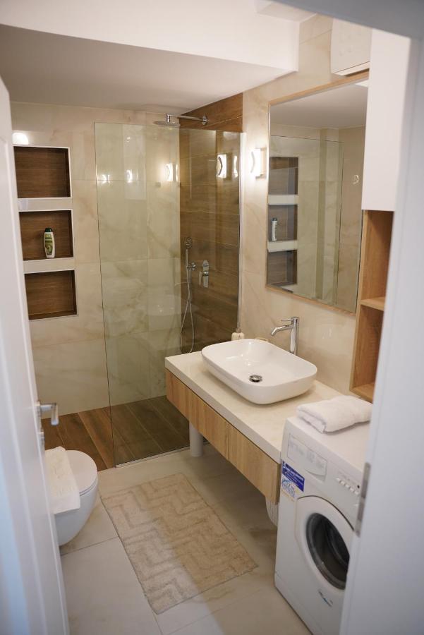 Feel Home Apartment Тирана Екстер'єр фото