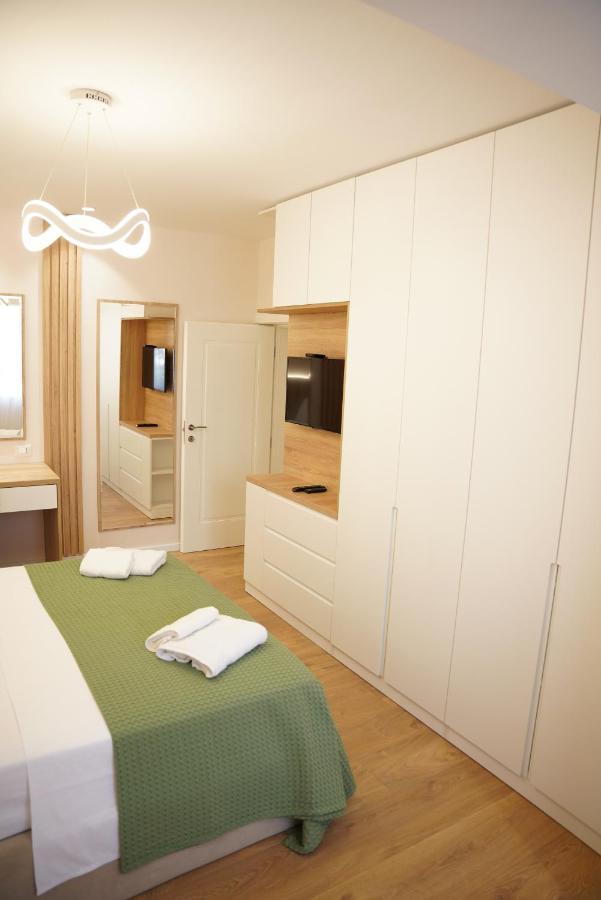 Feel Home Apartment Тирана Екстер'єр фото