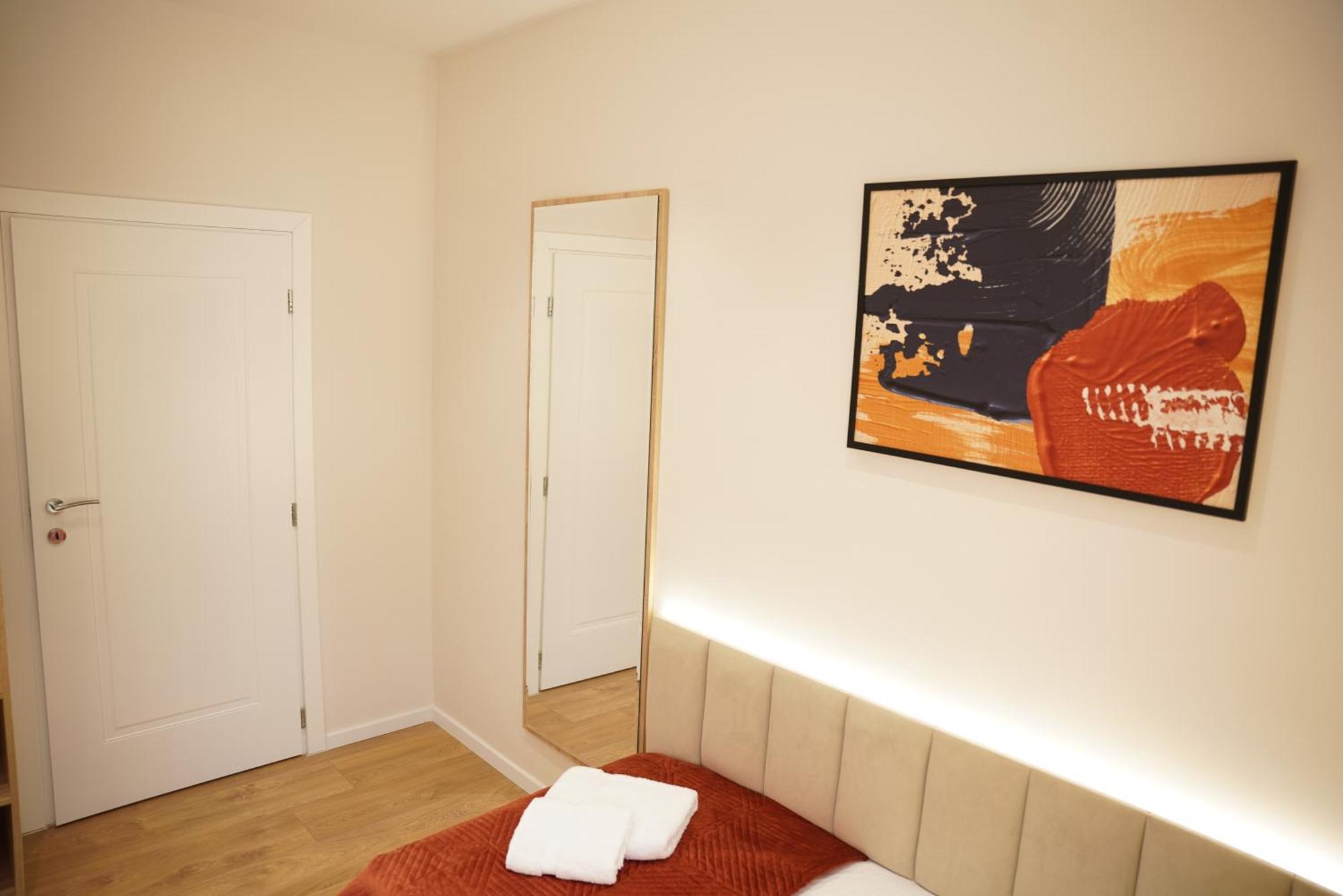 Feel Home Apartment Тирана Екстер'єр фото